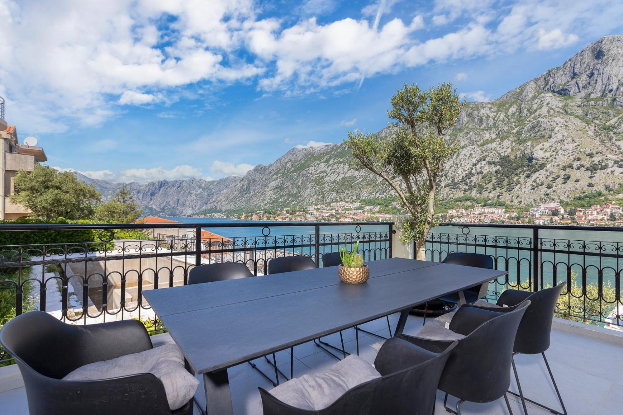 Dekaderon Lux Apartments Kotor Bagian luar foto
