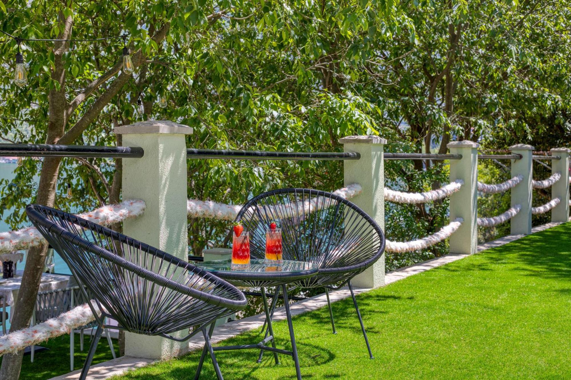 Dekaderon Lux Apartments Kotor Bagian luar foto