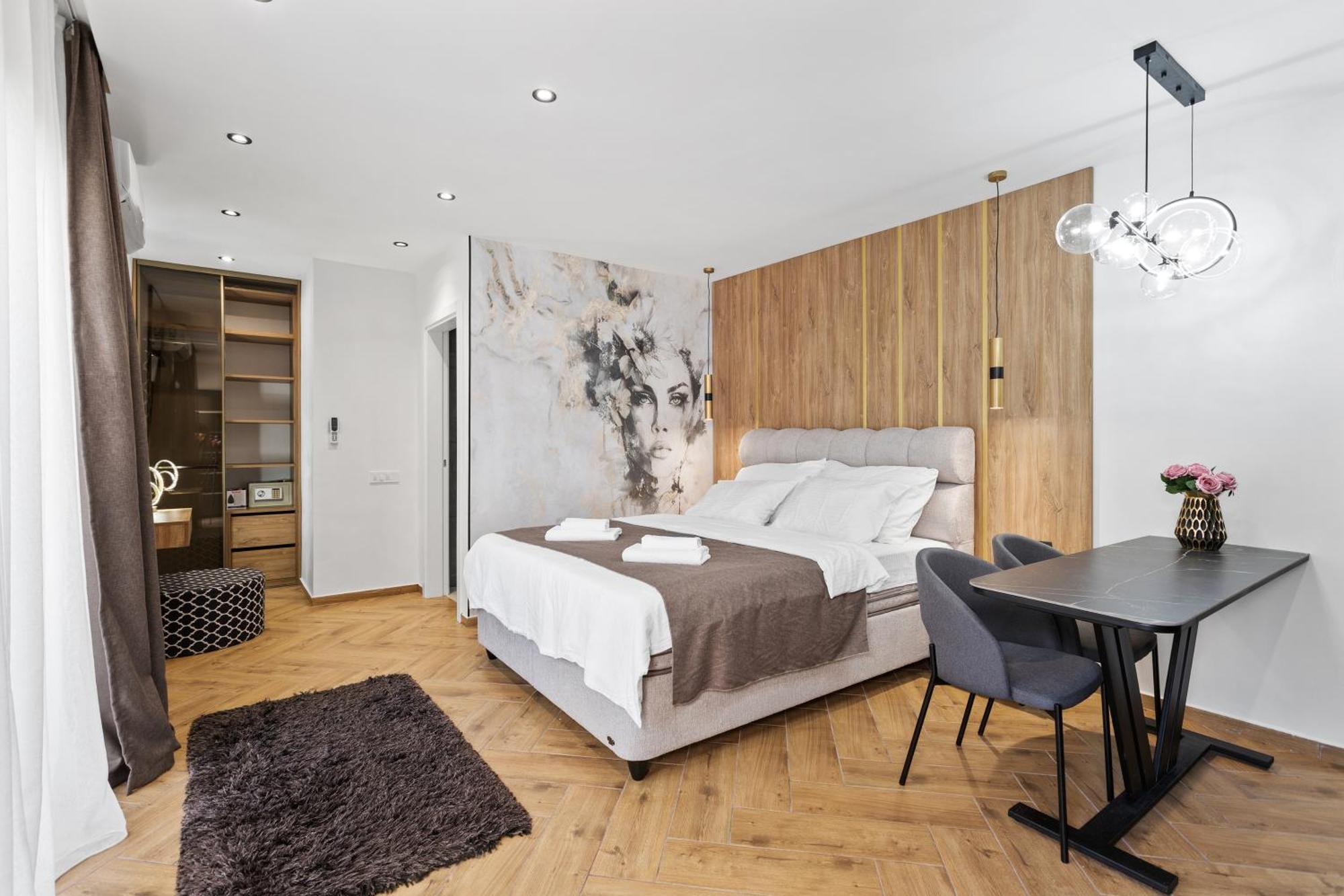 Dekaderon Lux Apartments Kotor Bagian luar foto