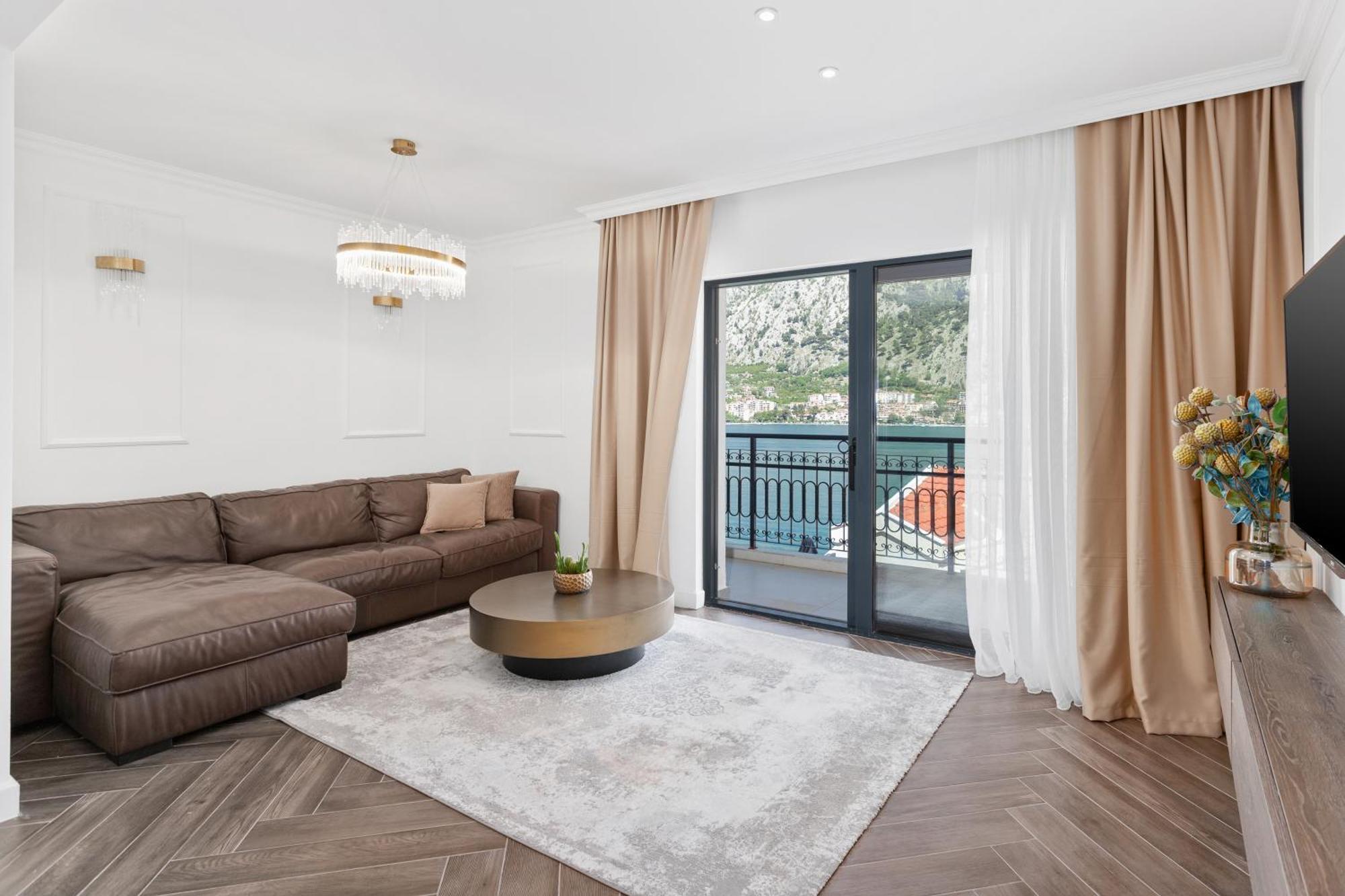 Dekaderon Lux Apartments Kotor Bagian luar foto